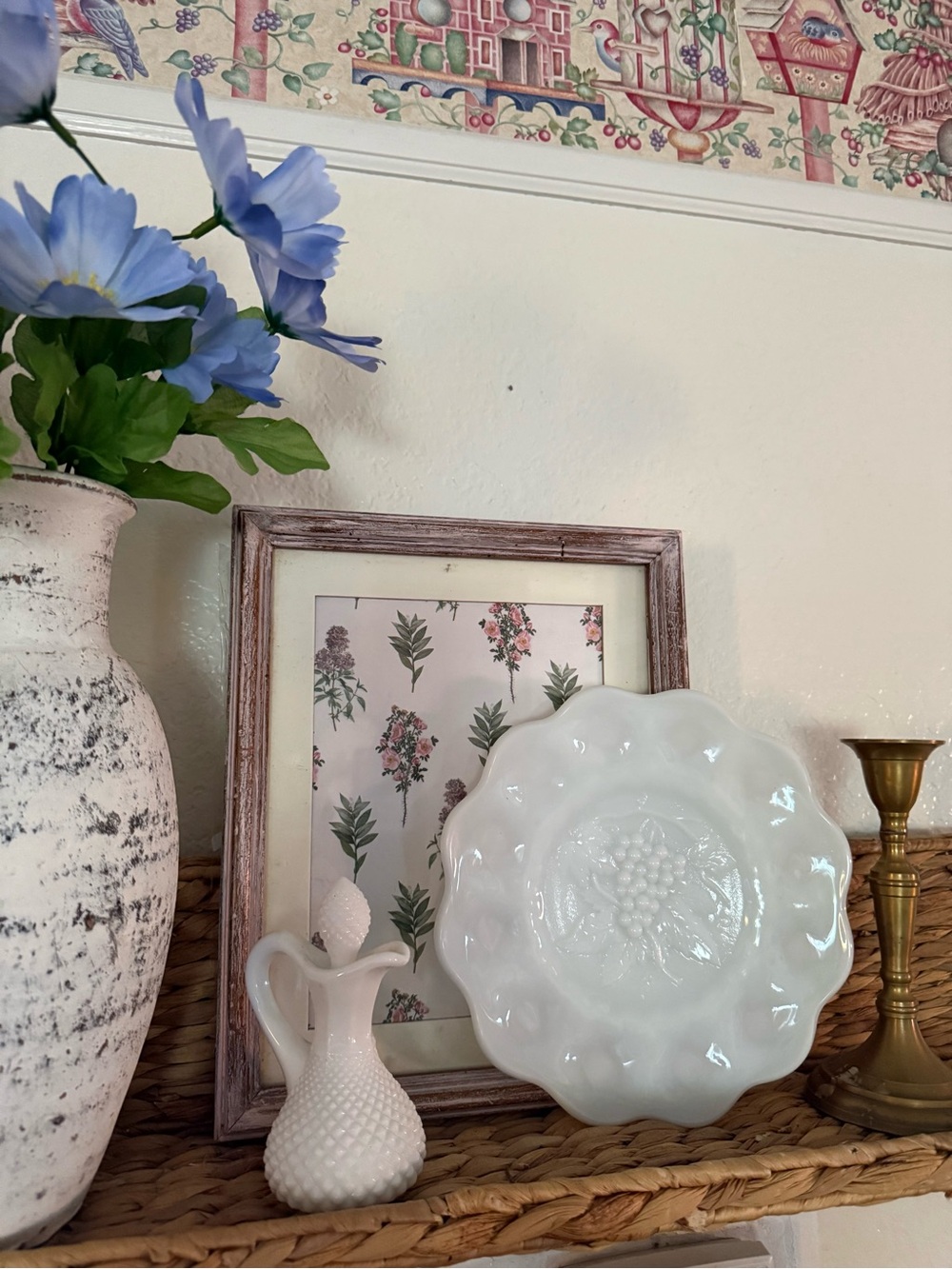Vintage White Milk Glass Grape Pattern Bowl 8x8 Decorative Dish - Picture 7 of 7
